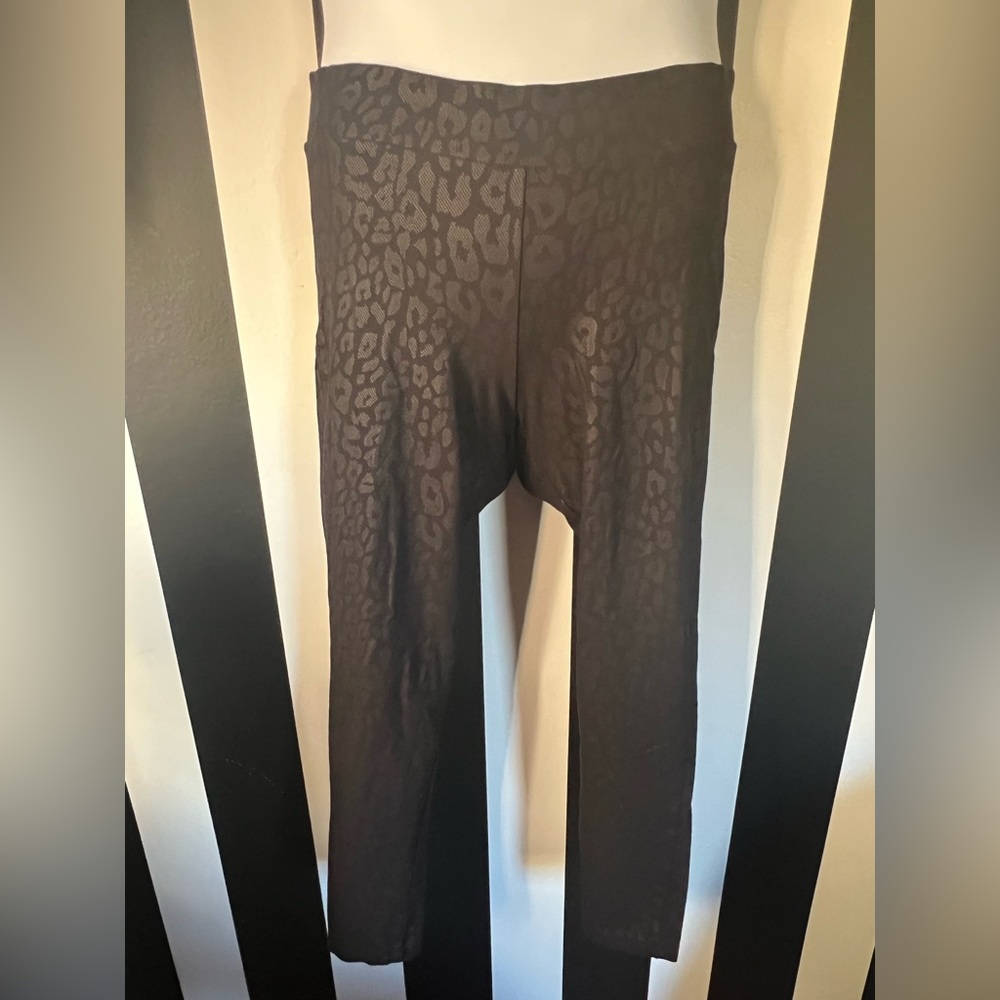Torrid Black Leopard Animal Print Leggings; Sz 1 or 14/16